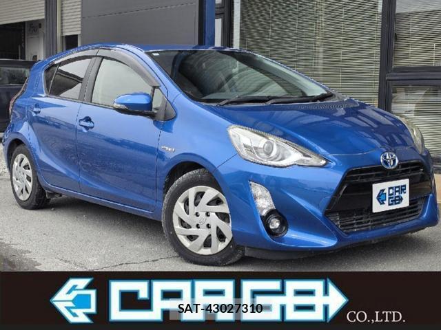 Toyota AQUA 2015-06 8222907-0