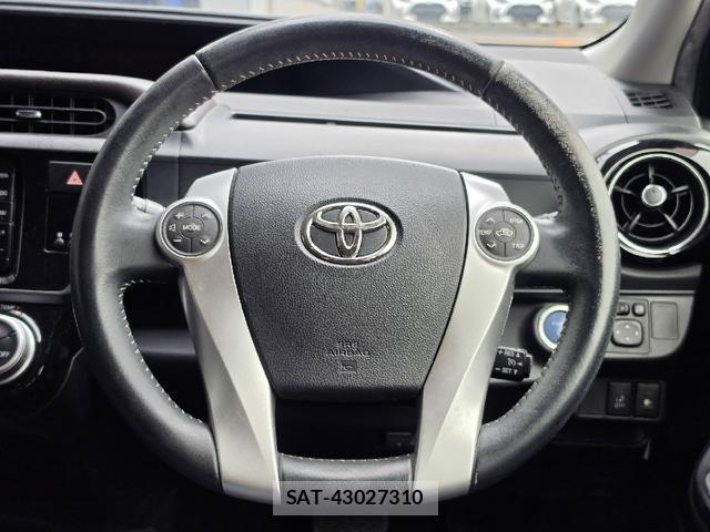 Toyota AQUA 2015-06 8222907-2
