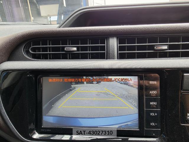 Toyota AQUA 2015-06 8222907-3