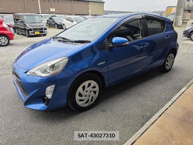 Toyota AQUA 2015-06 8222907-7