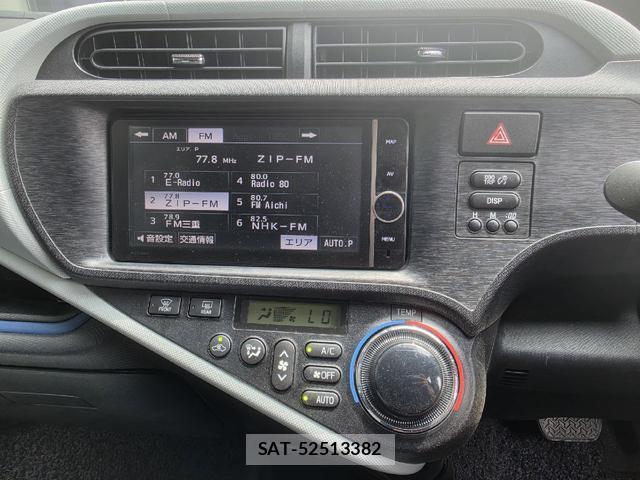 Toyota AQUA 2013-08 8222908-3