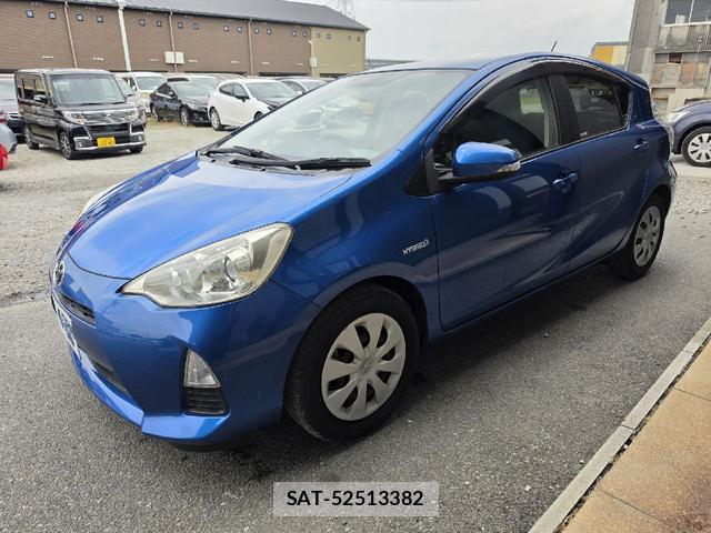 Toyota AQUA 2013-08 8222908-8