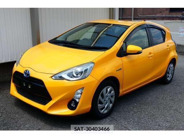 Toyota AQUA 2015-07 8223241-0