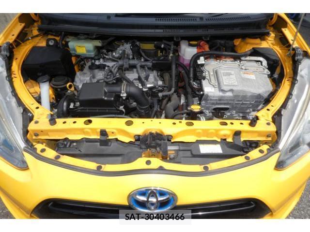 Toyota AQUA 2015-07 8223241-14