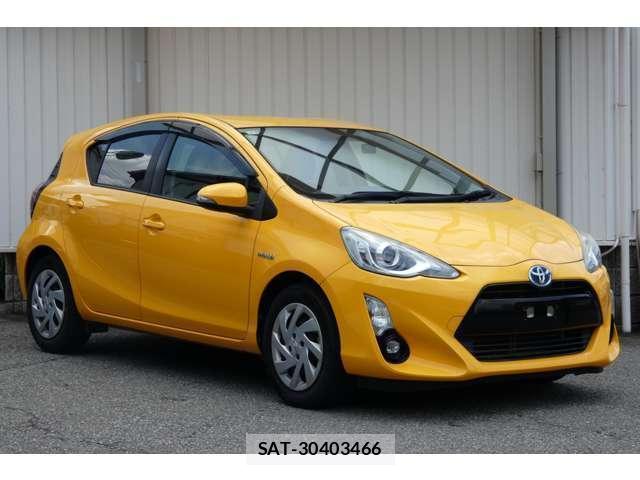 Toyota AQUA 2015-07 8223241-2