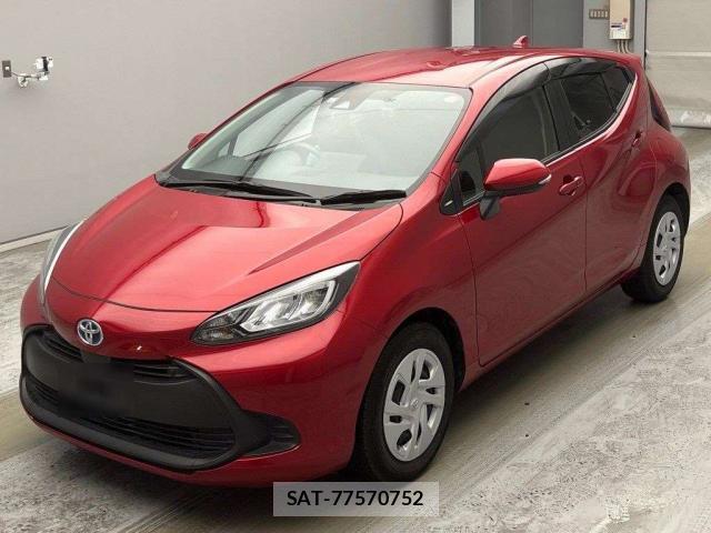 Toyota AQUA 2021-09 8223475-0