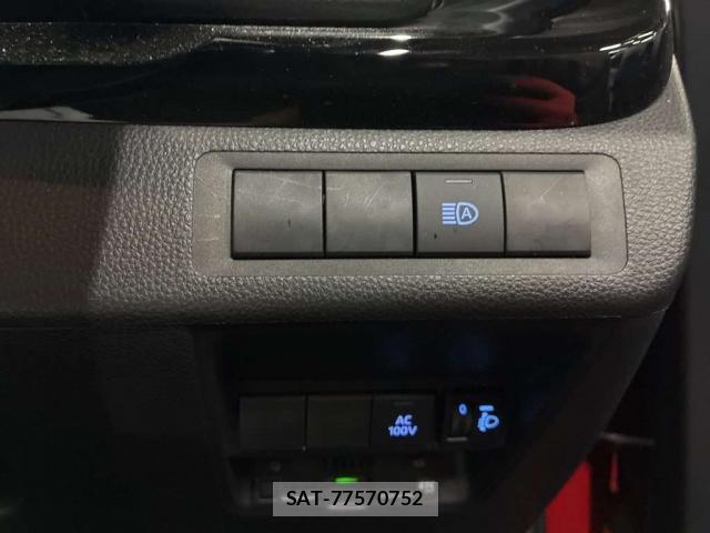Toyota AQUA 2021-09 8223475-11