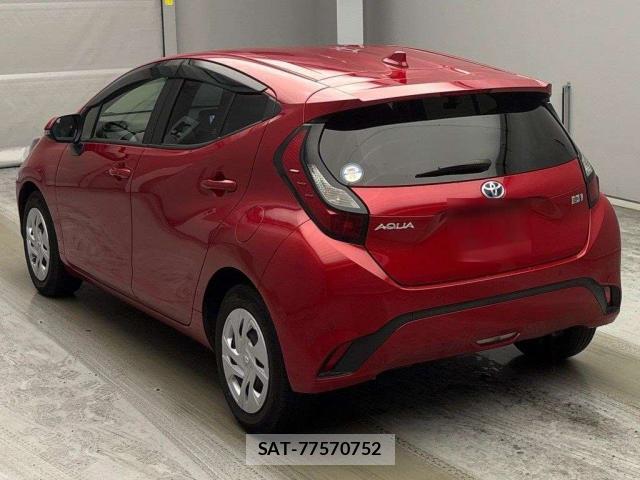 Toyota AQUA 2021-09 8223475-4