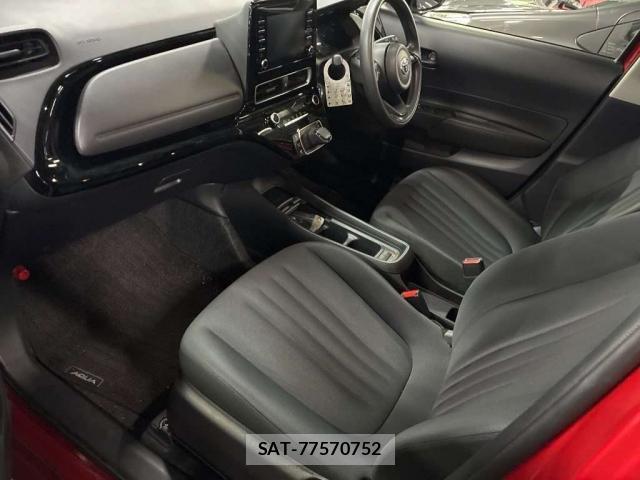 Toyota AQUA 2021-09 8223475-7