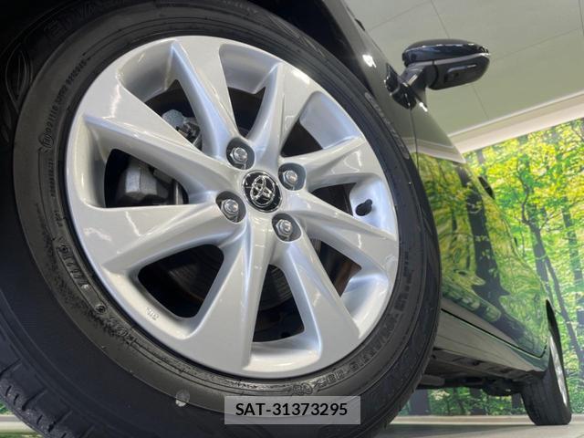 Toyota AQUA 2021-12 8223520-12