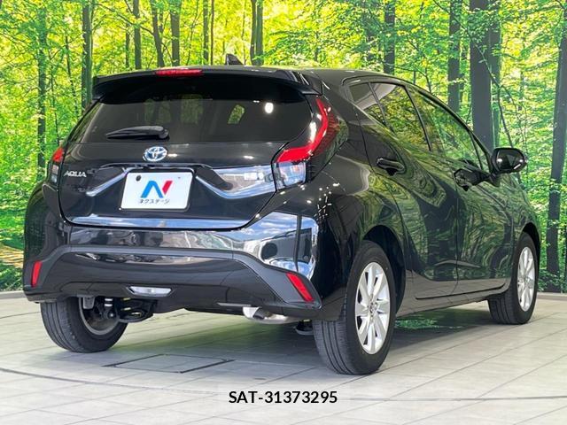 Toyota AQUA 2021-12 8223520-16