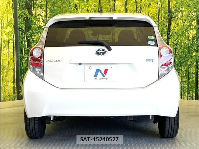 Toyota AQUA 2012-07 8223974-14