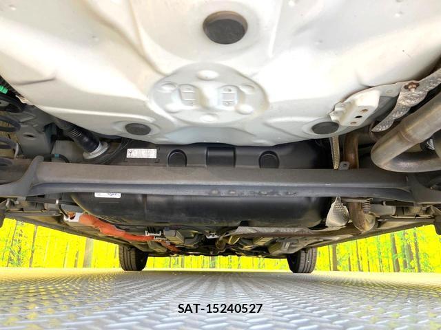 Toyota AQUA 2012-07 8223974-18