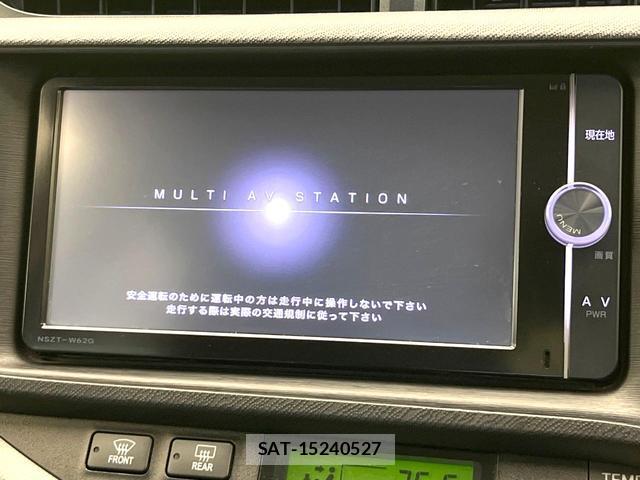Toyota AQUA 2012-07 8223974-2