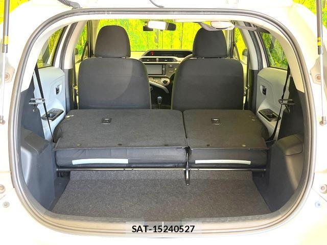 Toyota AQUA 2012-07 8223974-9