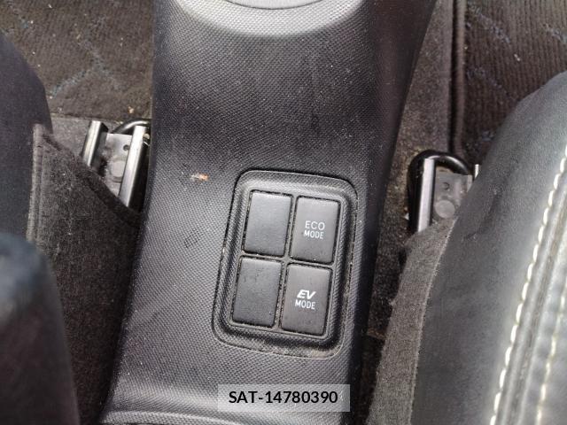 Toyota AQUA 2013-09 8224046-11