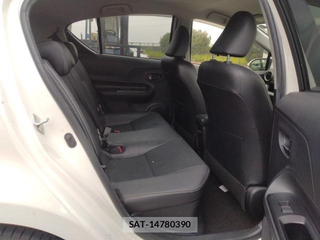 Toyota AQUA 2013-09 8224046-5