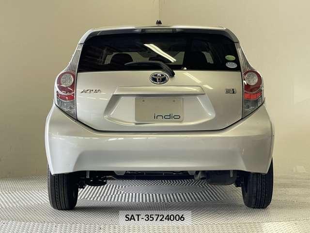 Toyota AQUA 2013-09 8224178-17