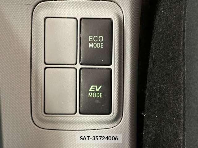 Toyota AQUA 2013-09 8224178-5