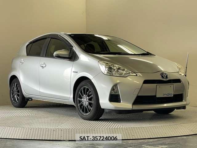 Toyota AQUA 2013-09 8224178-8