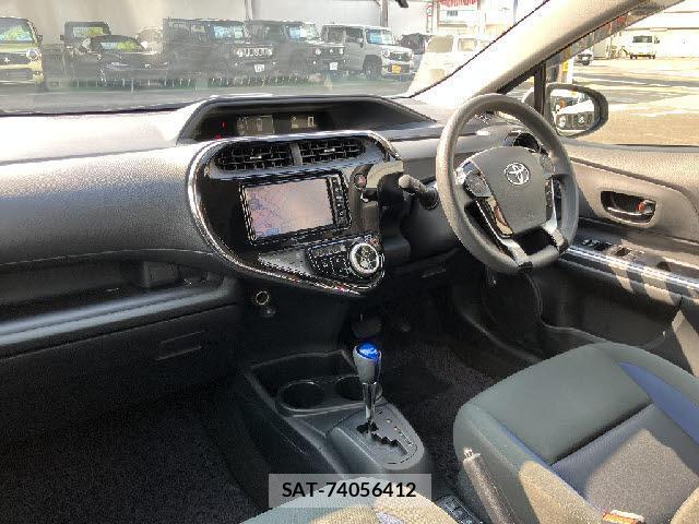 Toyota AQUA 2018-05 8224811-5