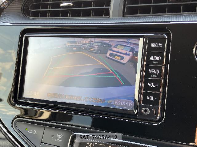 Toyota AQUA 2018-05 8224811-8