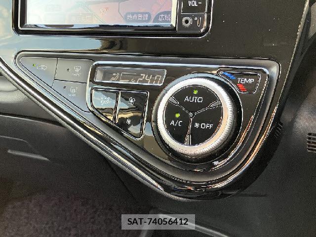 Toyota AQUA 2018-05 8224811-9