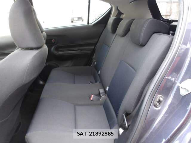 Toyota AQUA 2015-01 8224862-6