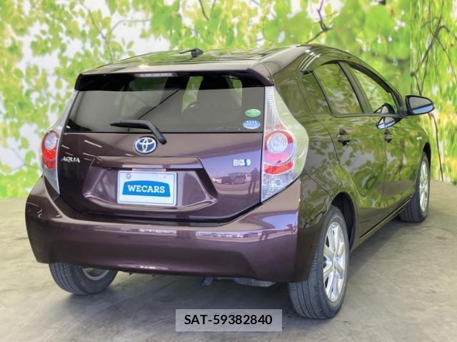 Toyota AQUA 2014-02 8225130-2