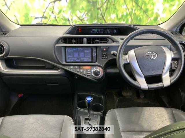 Toyota AQUA 2014-02 8225130-3