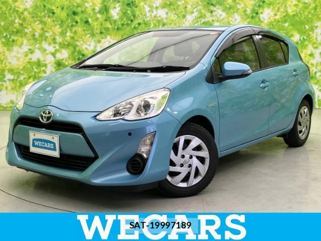 Toyota AQUA 2015-07 8225318-0