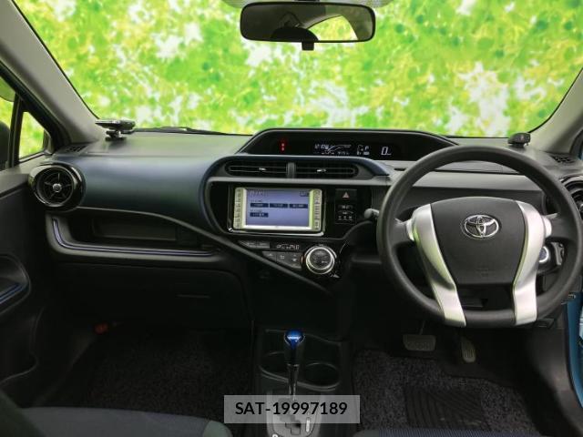 Toyota AQUA 2015-07 8225318-12