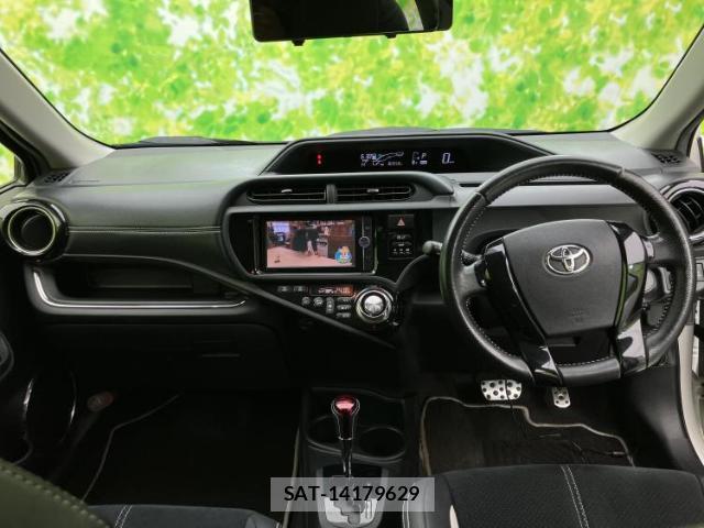 Toyota AQUA 2015-06 8225321-12