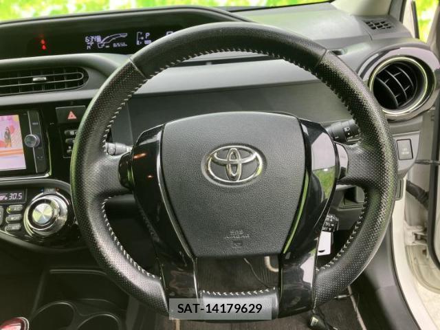 Toyota AQUA 2015-06 8225321-14
