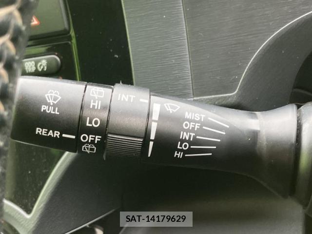 Toyota AQUA 2015-06 8225321-16