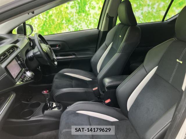 Toyota AQUA 2015-06 8225321-5