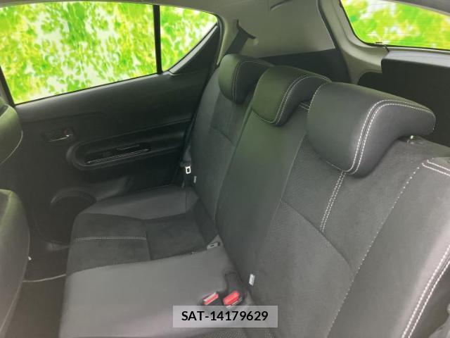 Toyota AQUA 2015-06 8225321-6