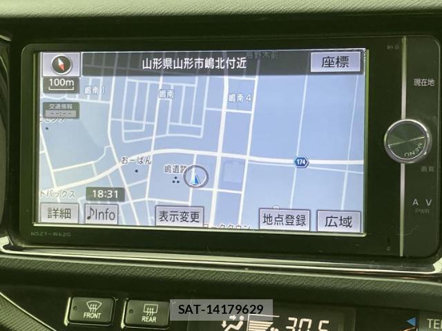 Toyota AQUA 2015-06 8225321-9