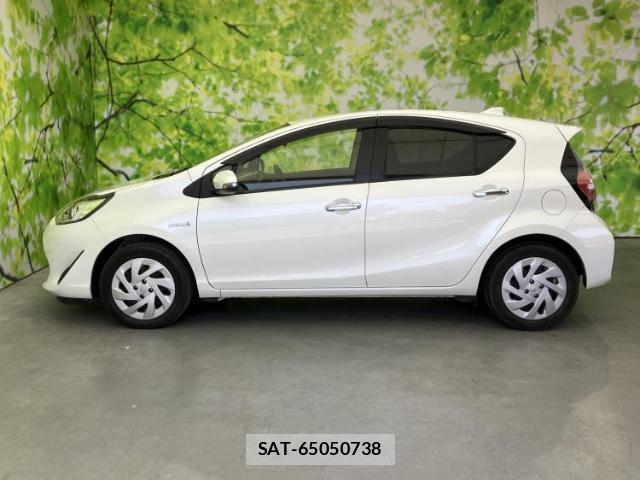 Toyota AQUA 2019-05 8225369-1