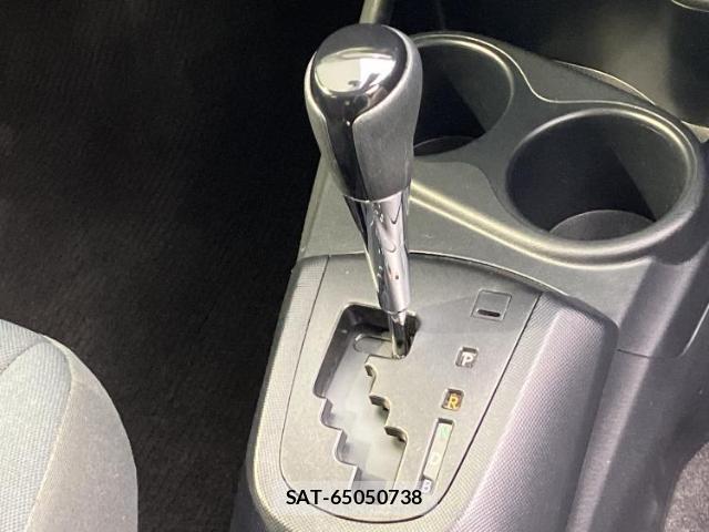 Toyota AQUA 2019-05 8225369-17
