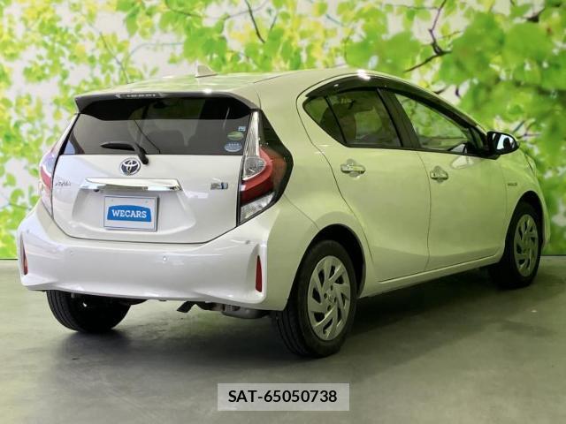 Toyota AQUA 2019-05 8225369-2