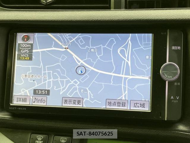 Toyota AQUA 2012-11 8225409-9