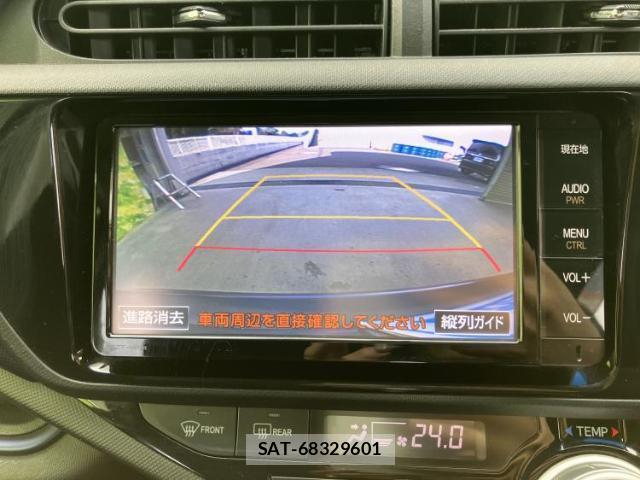 Toyota AQUA 2015-06 8225438-11