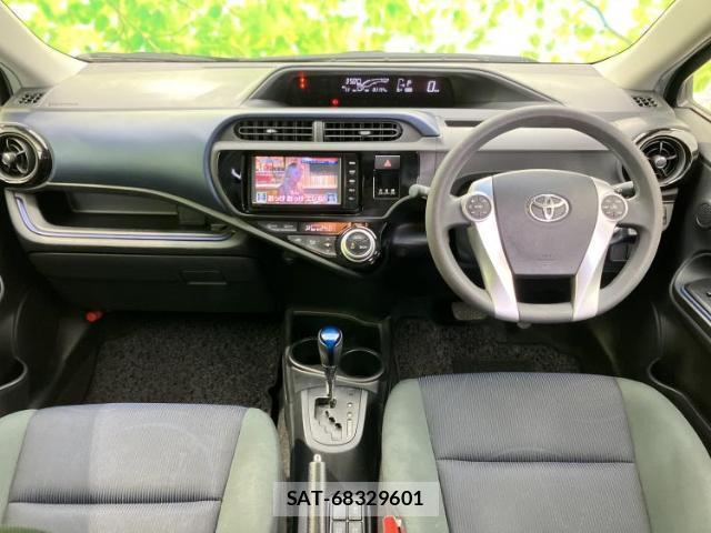 Toyota AQUA 2015-06 8225438-3