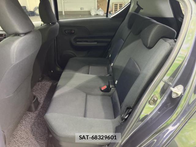 Toyota AQUA 2015-06 8225438-7