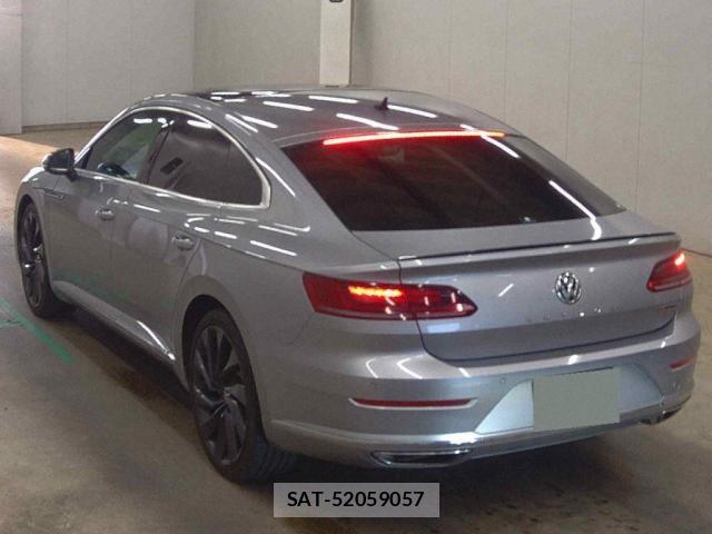 VolksWagen ARTEON 2017-10 8221435-1
