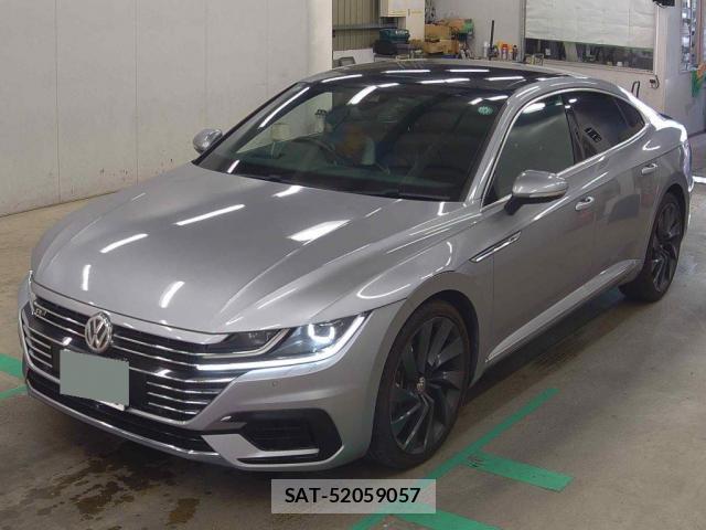 VolksWagen ARTEON 2017-10 8221435-3