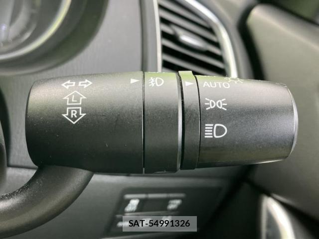 Mazda ATENZA 2014-01 8225481-15