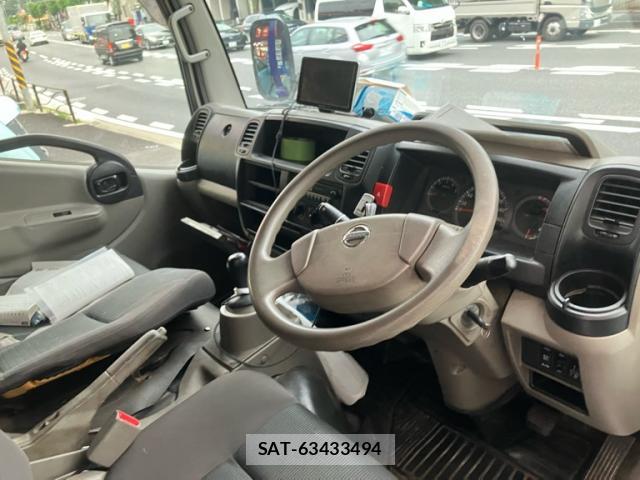 Nissan ATLAS 2015-09 8219631-7