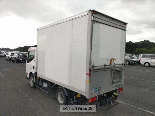 Nissan ATLAS 2015-10 8222244-1